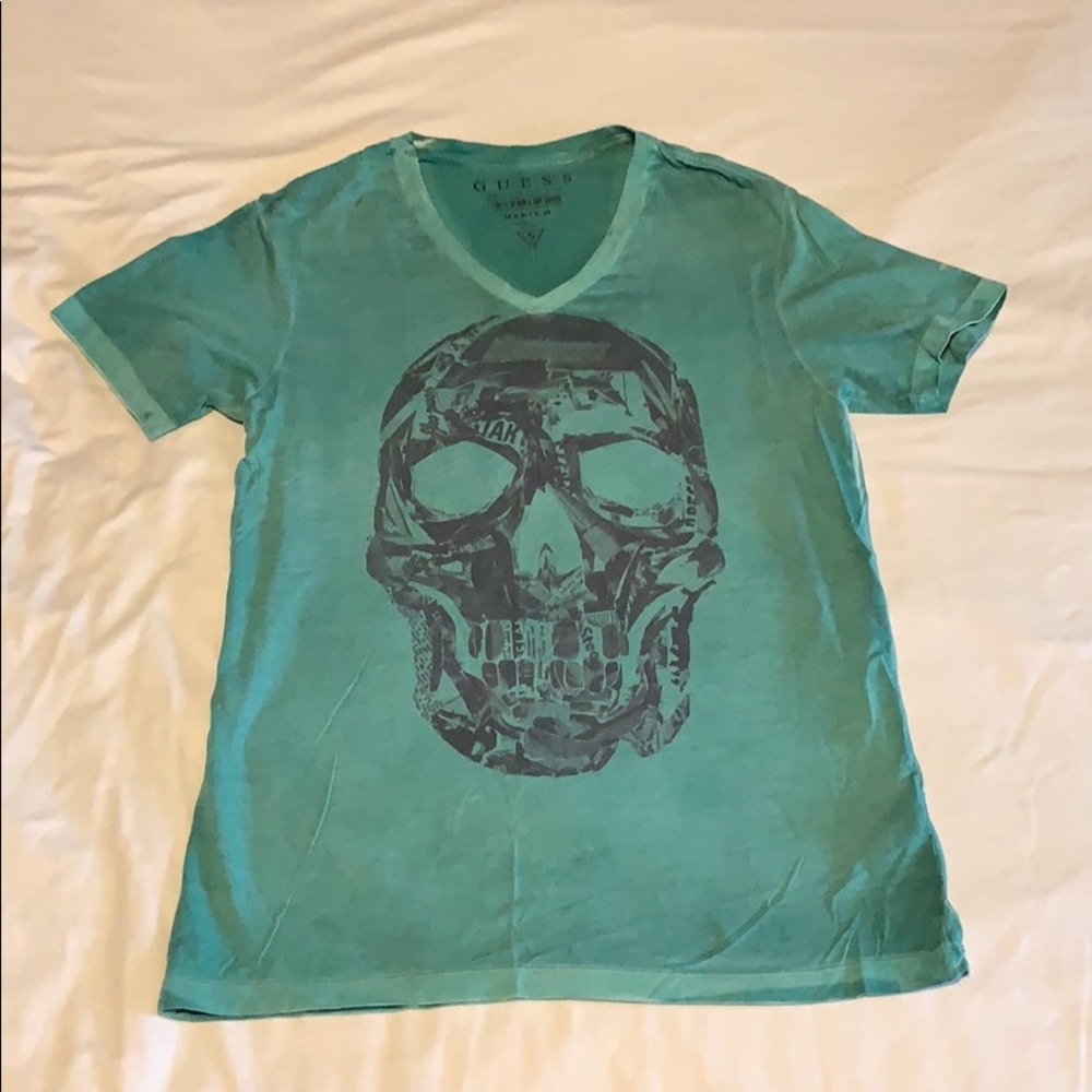 Guess Men’s skull v-neck